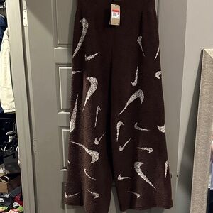 Nike Women's Sportswear Phoenix Cozy Bouclé Wide Leg Pants